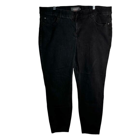 Torrid Bombshell Skinny Premium Jeans Size 24S Black Stretch Denim Sculpting Fit - Picture 2 of 8